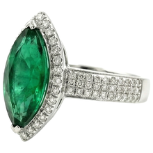 Afbeelding in Gallery-weergave laden, 8.50 Karaat Groene Smaragd GIA Met Natuurlijke uit de aarde gewonnen Diamanten Ring Witgoud Fijne Sieraden
