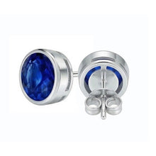 Afbeelding in Gallery-weergave laden, IGI GECERTIFICEERD 9 Kt Grote Blauwe Rond Geslepen Saffier Edelsteen Oorknop Witgoud
