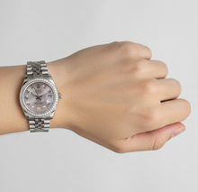Afbeelding in Gallery-weergave laden, Aangepaste Natuurlijke echte diamant ( niet in het laboratorium gekweekt )en rand middelgrote Rolex Datumjust horloge roestvrij staal 5 karaat
