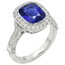Afbeelding in Gallery-weergave laden, Antieke Stijl Natuurlijke uit de aarde gewonnen Diamanten Ring Kastzetting Kussen Ceylon Saffier 8 Karaat
