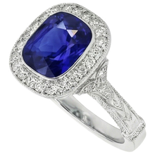 Afbeelding in Gallery-weergave laden, Antieke Stijl Natuurlijke uit de aarde gewonnen Diamanten Ring Kastzetting Kussen Ceylon Saffier 8 Karaat
