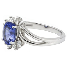 Afbeelding in Gallery-weergave laden, echte round tanzaniet 1.75karaat ring close-up detail
