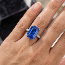 Afbeelding in Gallery-weergave laden, Antieke Stijl IGI GECERTIFICEERDE Diamanten Ring Smaragd Blauwe Saffier 8 Karaat Pavé Accenten
