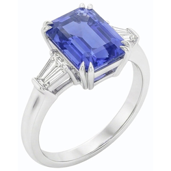 Baguette Diamond 3 Stone Emerald Cut Blue Sapphire Ring 2,25 karaat