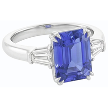 Afbeelding in Gallery-weergave laden, Baguette Diamond 3 Stone Emerald Cut Blue Sapphire Ring 2,25 karaat
