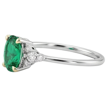 Afbeelding in Gallery-weergave laden, Fijne Smaragd Sieraadsteen Ring 2 karaat Bicolor 14K Goud – profielaanzicht
