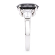 Afbeelding in Gallery-weergave laden, 14k Witgouden ring met zwarte diamant 3,6 karaat natuurlijk ovaal baguette drie stenen
