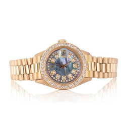 Dames Geelgoud Rolex Horloge met Blauwgrijs Parelmoer Diamanten Wijzerplaat