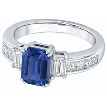 Afbeelding in Gallery-weergave laden, Blauwe Saffier 3 Steen Emerald Cut Ring &amp; Prinses Diamanten 4 Karaat
