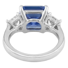 Afbeelding in Gallery-weergave laden, Blauwe Saffier 3 Stenen Ring Halve Maan Diamanten Prong Set 3,50 Karaat
