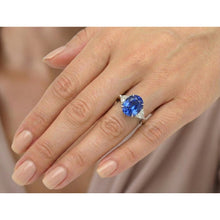 Afbeelding in Gallery-weergave laden, Blauwe Saffier Drie Stenen Ring Ovaal &amp; Trillion Natuurlijke uit de aarde gewonnen Diamanten 4.50 Karaat
