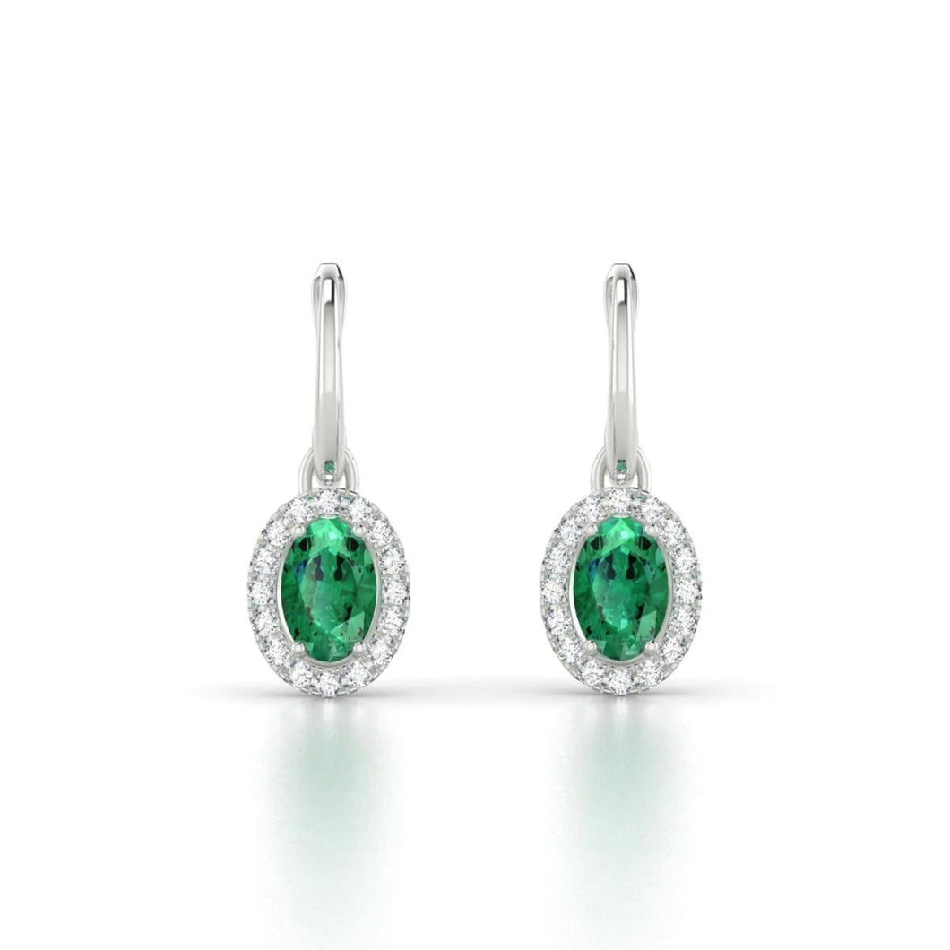 Bungelende oorringen 7,80 karaat groene smaragd en diamant wit goud 14K