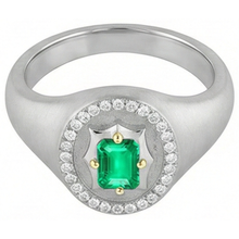 Afbeelding in Gallery-weergave laden, Smaragd Smaragd Slijpvorm Edelsteen Ring in Bicolor 14K Goud – zijaanzicht

