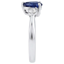 Afbeelding in Gallery-weergave laden, Ceylon saffier met Natuurlijke echte diamanten ( niet in een laboratorium gekweekt ) 3 stenen ring 1.50 karaat witgoud 14K
