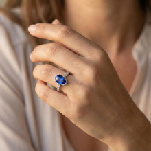 Afbeelding in Gallery-weergave laden, echte round saffier 4karaat ring profielweergave
