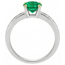 Afbeelding in Gallery-weergave laden, Rond Geslepen Colombiaanse Smaragd ring in Tweekleurig 14K Goud – hoekaanzicht
