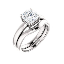 Afbeelding in Gallery-weergave laden, Cushion Fijne Diamant ring in 14K Witgoud – zijaanzicht
