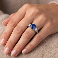 Afbeelding in Gallery-weergave laden, Dames 3 stenen stijl Natuurlijke echte diamant ( niet in het laboratorium gekweekt )en ring ronde blauwe saffier goud 5 karaat
