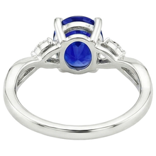 Afbeelding in Gallery-weergave laden, Dames Jubileumring Ovaal Blauwe Saffier &amp; Marquise Natuurlijke uit de aarde gewonnen Diamant 6 Karaat
