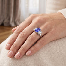Afbeelding in Gallery-weergave laden, Dames Ring met Edelstenen, Radiant Saffier, Smaragd en Natuurlijke uit de aarde gewonnen Diamanten VVS1 4 Karaat
