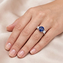 Afbeelding in Gallery-weergave laden, Dames drie stenen ring ronde Ceylon saffier 2,50 karaat Natuurlijke echte diamant ( niet in het laboratorium gekweekt )en
