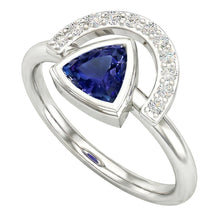 Afbeelding in Gallery-weergave laden, Dames edelsteen sieraden biljoen bezel set blauwe saffier ring 2 karaat
