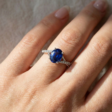 Afbeelding in Gallery-weergave laden, echte round diamant 3karaat ring met diamantaccenten
