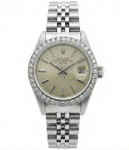 Afbeelding in Gallery-weergave laden, Diamanten rand, grijze wijzerplaat, datumhorloge, roestvrij staal jubileum
