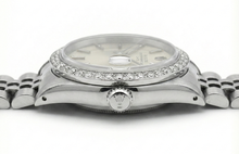 Afbeelding in Gallery-weergave laden, Diamanten rand, grijze wijzerplaat, datumhorloge, roestvrij staal jubileum
