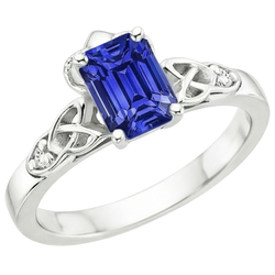 Diamanten ring met 3 stenen smaragd blauwe saffier vintage stijl 3,25 karaat