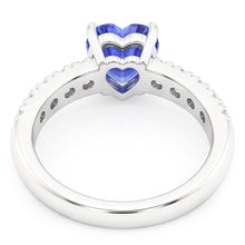 Afbeelding in Gallery-weergave laden, Diamond Solitaire Heart Blue Sapphire Ring met accenten 2,50 karaat
