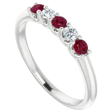 Afbeelding in Gallery-weergave laden, echte round robijn 1karaat eternity ring close-up detail
