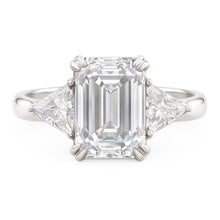 Afbeelding in Gallery-weergave laden, Drie Steen Trillion &amp; Smaragd Natuurlijke Echte Diamanten (Niet Labgekweekt) Ring Dubbel Prong Gezet 7.25 Karaat
