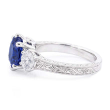 Afbeelding in Gallery-weergave laden, Drie stenen kussen Sapphire Ring antieke stijl Natuurlijke echte diamant ( niet in het laboratorium gekweekt )en 2,50 karaat
