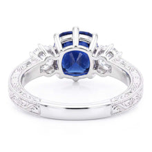 Afbeelding in Gallery-weergave laden, Drie stenen kussen Sapphire Ring antieke stijl Natuurlijke echte diamant ( niet in het laboratorium gekweekt )en 2,50 karaat

