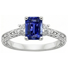 Afbeelding in Gallery-weergave laden, Driestenen Ring Antieke Stijl Blauwe Saffier &amp; Natuurlijke uit de aarde gewonnen Diamanten 4.50 Karaat
