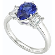 Afbeelding in Gallery-weergave laden, Drie stenen ring peer SriLanka saffier 2 karaat &amp; smaragd Natuurlijke echte diamant ( niet in het laboratorium gekweekt )en
