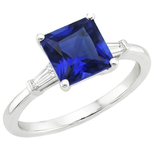 Afbeelding in Gallery-weergave laden, Driesteensring Prinses Geslepen Blauwe Saffier &amp; Baguette Natuurlijke uit de aarde gewonnen Diamanten 5.25 Karaat
