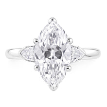 Afbeelding in Gallery-weergave laden, Driesteensring Oud Geslepen Marquise Natuurlijke Echte Diamant (Niet Labgekweekt) &amp; Taps Toelopende Baguettes 5.25 Karaat
