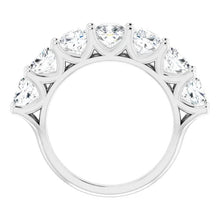 Afbeelding in Gallery-weergave laden, Echt Kussen Diamond Comfort Fit Half Eternity Band 5,25 karaat
