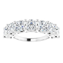 Afbeelding in Gallery-weergave laden, Echt Kussen Diamond Comfort Fit Half Eternity Band 5,25 karaat
