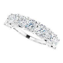 Afbeelding in Gallery-weergave laden, Echt Kussen Diamond Comfort Fit Half Eternity Band 5,25 karaat
