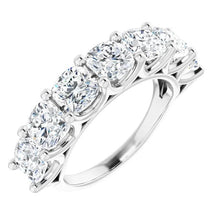 Afbeelding in Gallery-weergave laden, Echt Kussen Diamond Comfort Fit Half Eternity Band 5,25 karaat
