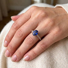 Afbeelding in Gallery-weergave laden, Edelsteen Ovale Ring Blauwe Saffier &amp; Pave Set Diamanten 3,50 Karaat
