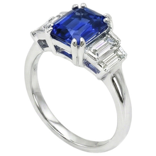 Afbeelding in Gallery-weergave laden, echte baguette diamant 3karaat ring close-up detail

