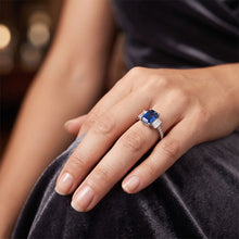 Afbeelding in Gallery-weergave laden, Edelsteen Smaragd Blauwe Saffier Ring 3 Stenen Stijl &amp; Diamanten 4 Karaat
