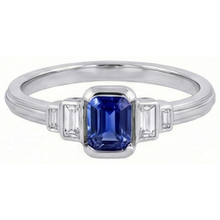 Afbeelding in Gallery-weergave laden, echte baguette diamant 2karaat ring zijaanzicht
