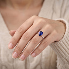 Afbeelding in Gallery-weergave laden, Edelsteen Solitaire Blauwe Saffier Ring &amp; Pave Set Diamant 3,50 Karaat

