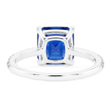 Afbeelding in Gallery-weergave laden, Edelsteen Stralende Blauwe Saffier Ring Met Diamanten Accenten 3,50 Karaat
