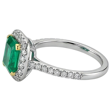 Afbeelding in Gallery-weergave laden, Princess Fijne Smaragd ring in 14 Karaat Tweekleurig Goud – profielaanzicht
